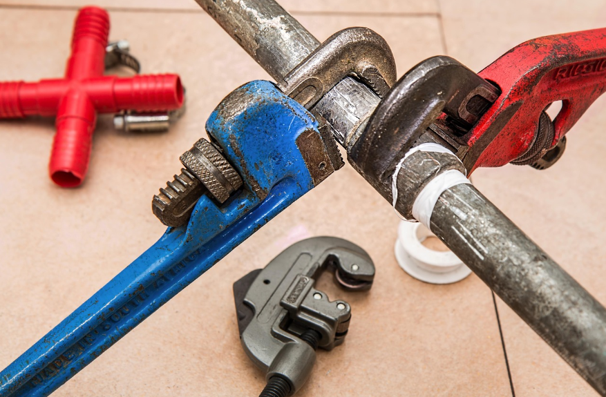 10-Minute Fixes: Solve These 5 Common Home Problems Without Calling a Pro!